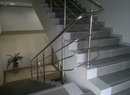 Ограждение лестницы из нержавеющей стали в Административном здании по адресу г. Новосибирск, ул. Николаева, 13